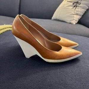 Givenchy camel and white heels size 38.5